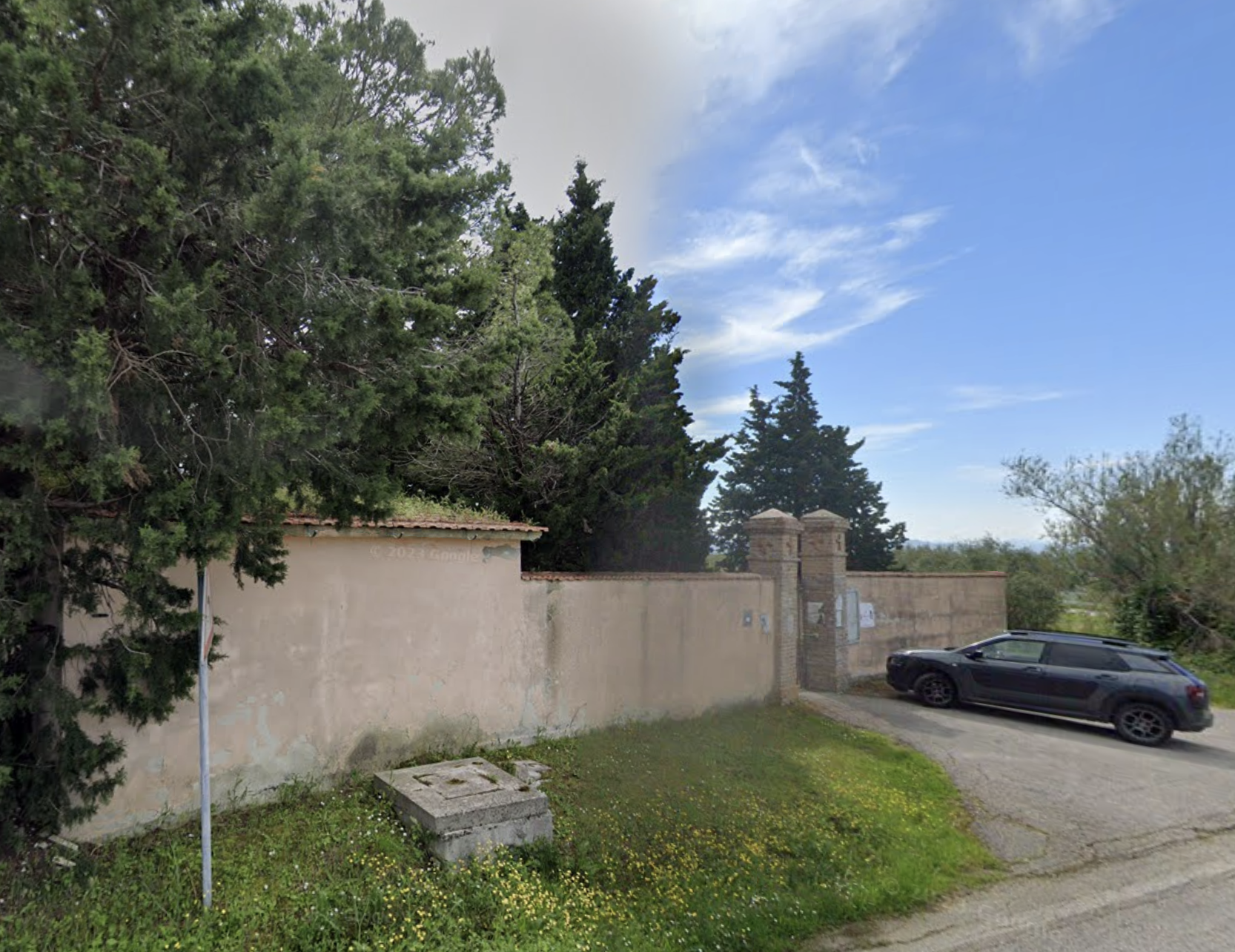 Ingresso del Cimitero di Santa Maria del Colle