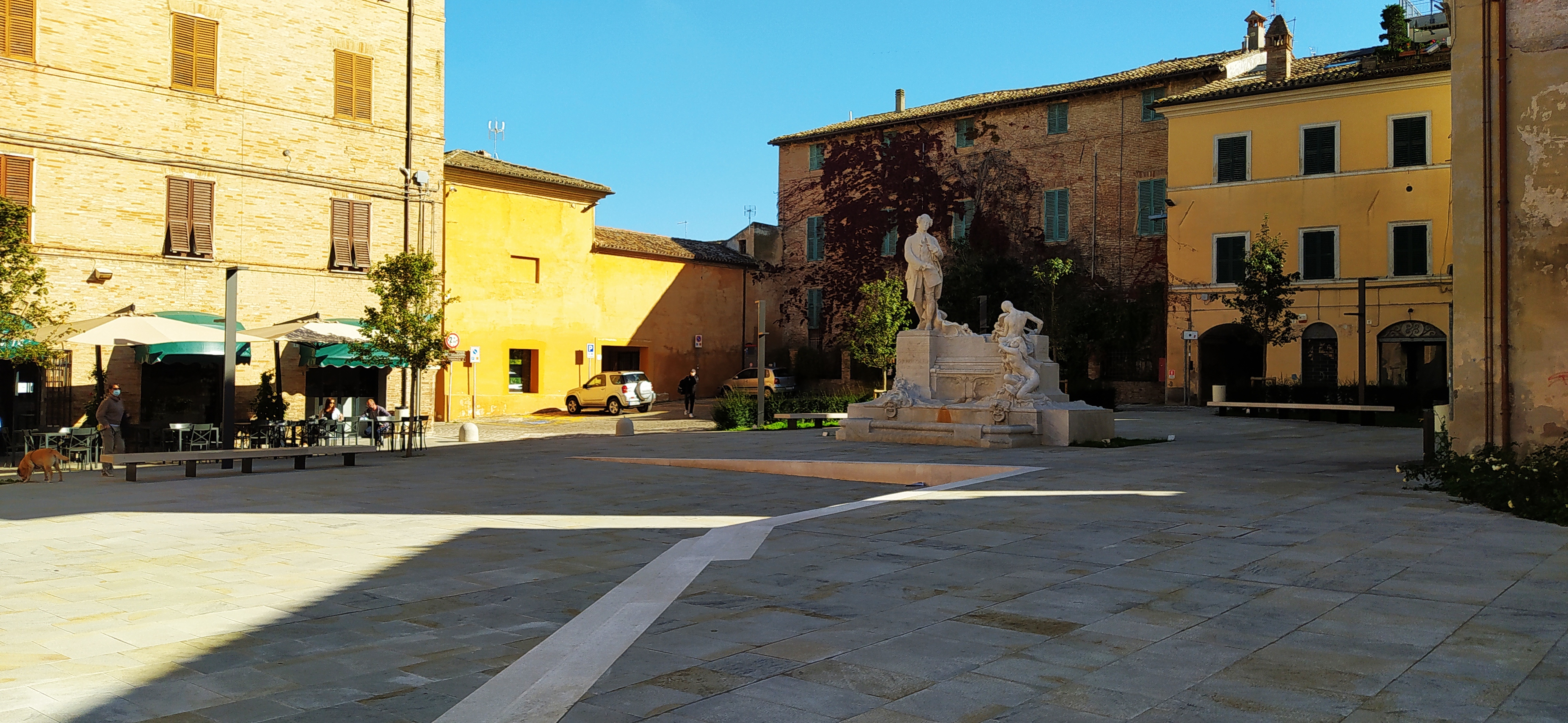 Foto di Piazza Pergolesi Foto di Piazza Pergolesi