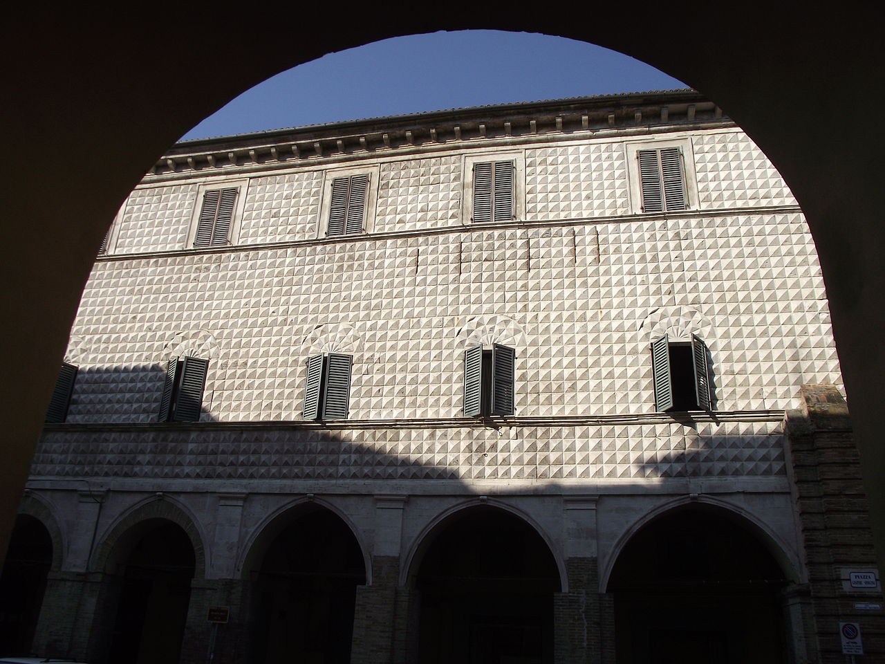 Veduta esterna di Palazzo Ricci Veduta esterna di Palazzo Ricci