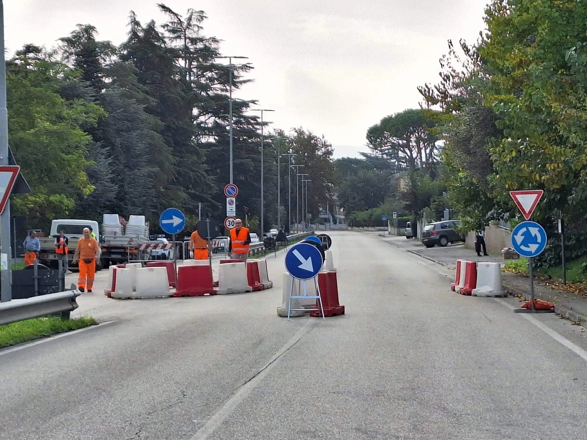 La predisposizione della rotatoria in via Colle Paradiso