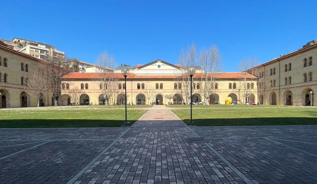 Lo stabile che ospita la facoltà di economia