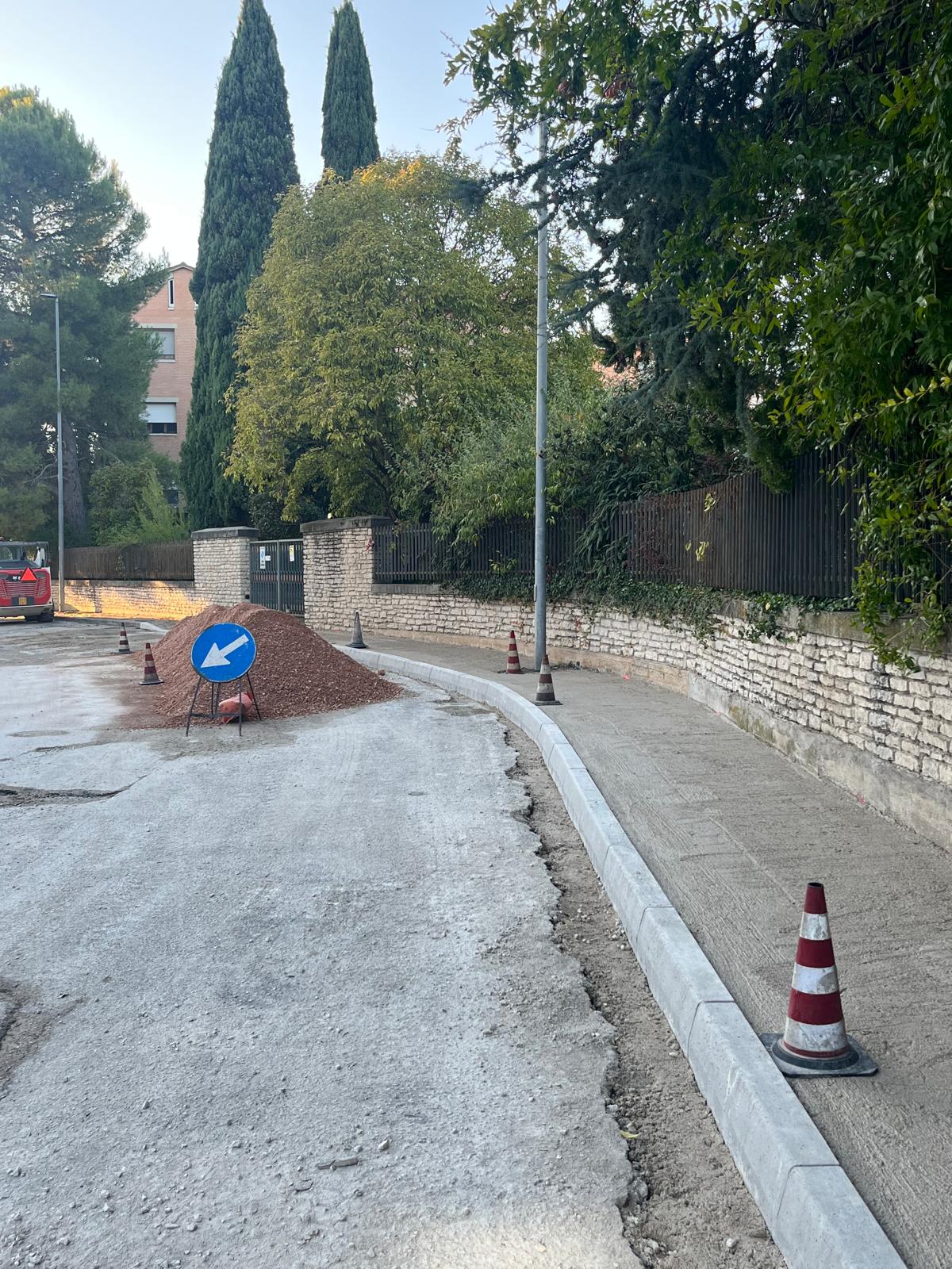 lavori per i nuovi marciapiedi