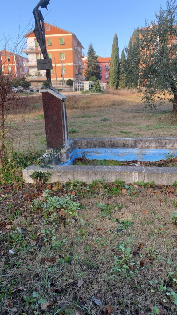Fontana ex scuola 