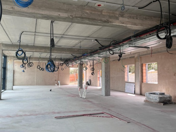 Interno dei lavori alla scuola Lorenzini