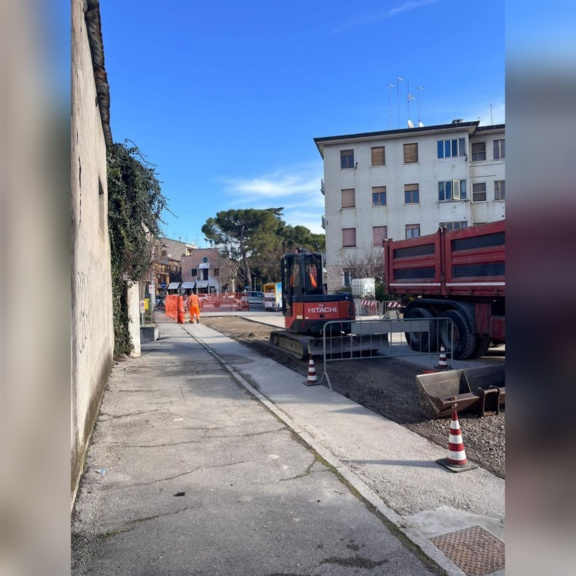 Asfaltatura di via Merciai