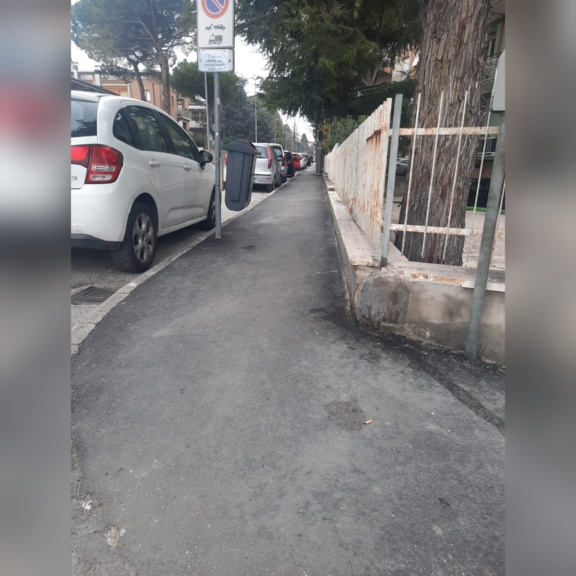 Asfaltatura marciapiedi in Viale Verdi