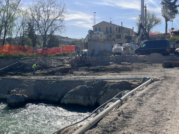Lavori ai pilastri del Ponte San Carlo