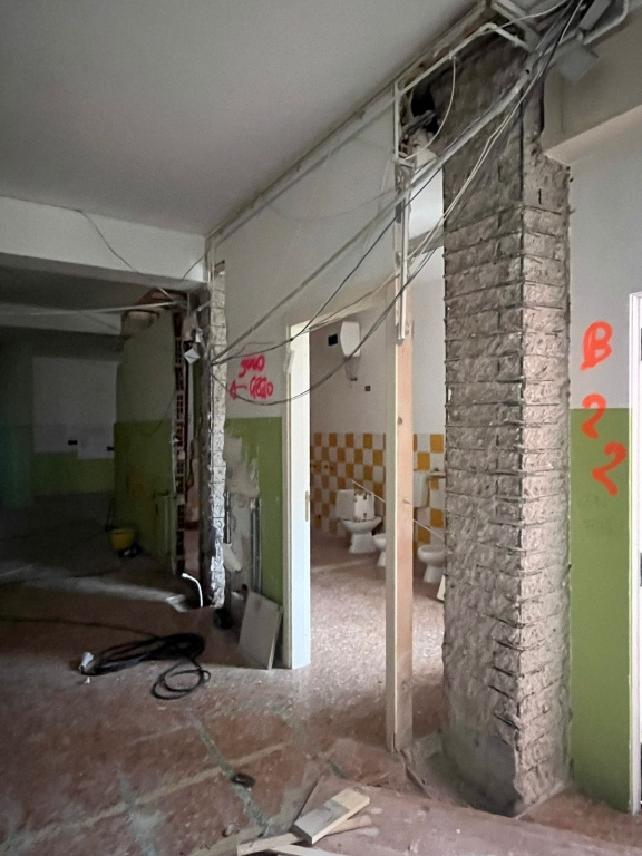Lavori interni alla scuola Giraffa