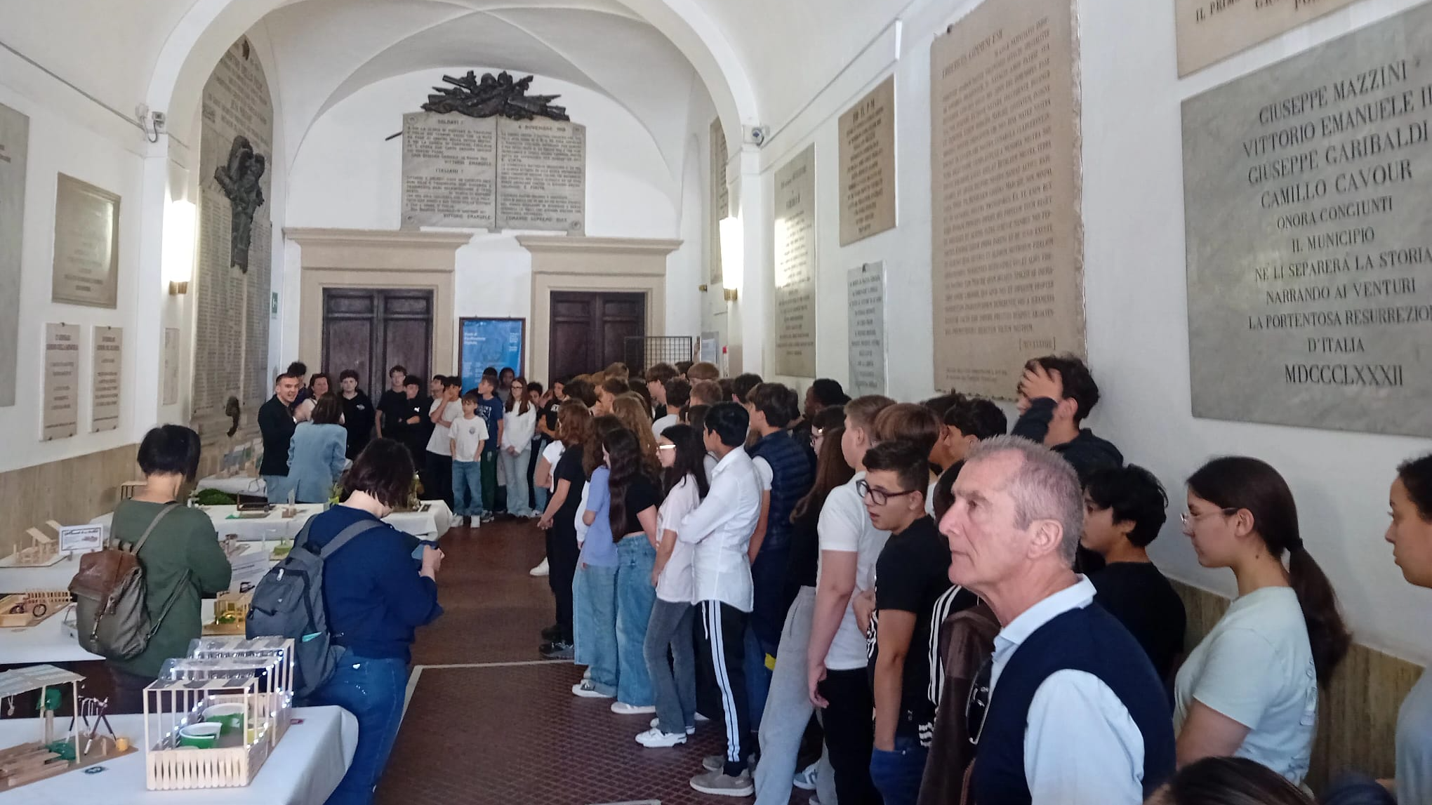 Mostra all'interno del Comune Mostra all'interno del Comune