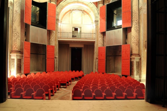 L'interno del Teatro 'V. Moriconi'